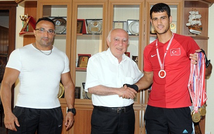 ALİAĞANIN KİCK BOKSTAKİ GURURU NURİ ÇINAR
